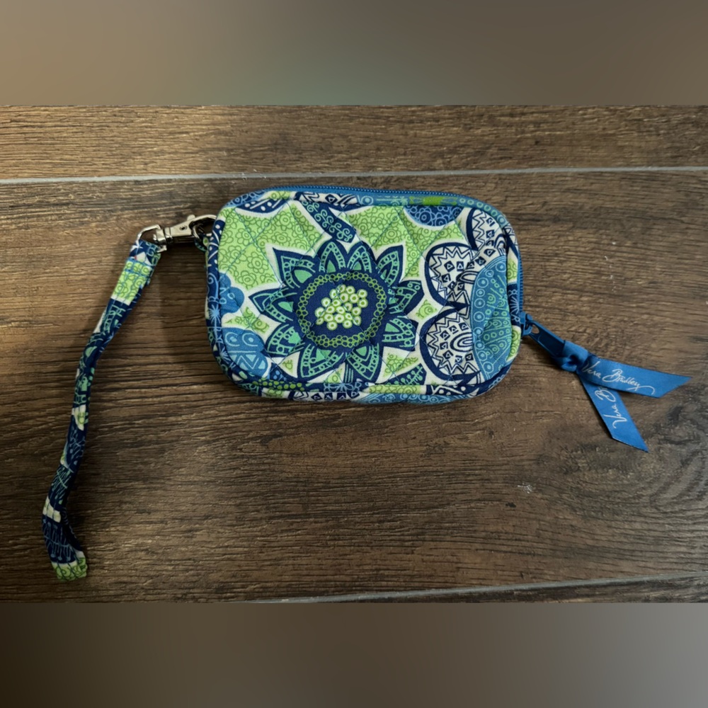 NWOT Vera Bradley Blue and Green Patterned Wristlet